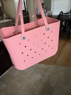 Bogg bag w/accessories